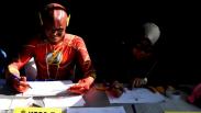 Keren, Superhero Jadi Petugas KPPS di Surabaya