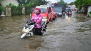 Jalan Provinsi Penghubung Kudus-Purwodadi Terendam Banjir Setinggi 50 Centimeter