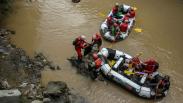 Mengarungi Sungai Babura Medan Sambil Memungut Sampah