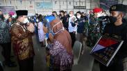 Dipimpin Prabowo, Upacara Kenaikan Pangkat Awak KRI Nanggala Diwarnai Isak Tangis
