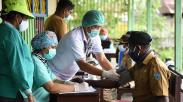 Luar Biasa, Tenaga Kesehatan Jemput Bola Vaksinasi Warga Asmat ke Kampung-Kampung