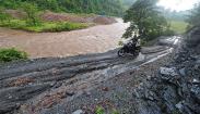 Desa Terisolasi di Jambi Tidak Ada Sinyal, Jalan Bisa Dilewati Motor dengan Ban Khusus