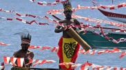 Sambut HUT RI, Nelayan Papua Hiasi Perahu dengan Ornamen Merah Putih