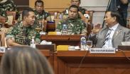 Momen Menhan, Panglima TNI, KSAD dan KSAL Duduk Berdampingan di Komisi I DPR