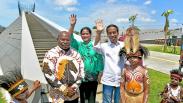 Presiden Jokowi Ditemani Anak-Anak Papua Resmikan Monumen Kapsul Waktu