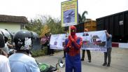 Spiderman dan Mickey Mouse Bantu Sosialisasi Keselamatan Kereta Api