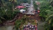 Jembatan Jalan Raya Padang Ambruk, Akses ke Bukittingi Putus