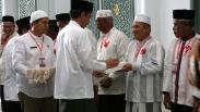 Presiden Jokowi Serahkan Sertifikat Tanah Wakaf kepada Warga Aceh