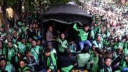 Ribuan Driver Ojek Online Gelar Aksi Solidaritas di PN Surabaya