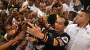 Presiden Jokowi Sapa Warga dan Pedagang Pasar Sentral Gorontalo Presiden Jokowi Sapa Warga dan Pedagang Pasar Sentral Gorontalo