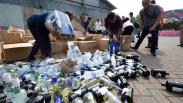 Kejari Tanjung Perak Surabaya Musnahkan 50.664 Botol Miras Ilegal