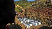 Pemakaman Massal 20 Jenazah Korban Banjir Bandang Sentani Pemakaman Massal 20 Jenazah Korban Banjir Bandang Sentani