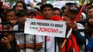 Kampanye Akbar di Mamuju, Jokowi dan Iriana Naik Becak