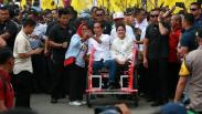 Kampanye Akbar di Mamuju, Jokowi dan Iriana Naik Becak