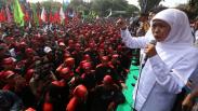 Gubernur Khofifah Temui Massa Aksi May Day di Jawa Timur
