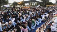 10.000 Warga Jabar Ikuti Buka Puasa Bersama On The Street 2019