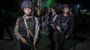 Polisi Geledah Rumah Terduga Pelaku Peledakan Pospam Kartasura