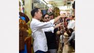 Presiden Jokowi dan Keluarga Borong Batik di Pasar Beringharjo Yogyakarta