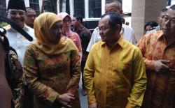 Khofifah dan Emil Dardak Tiba di DPP Golkar