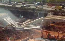Akibat Tersenggol Alat Berat, Beton Tol Antasari-Depok Roboh  