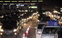 Ruas Tol Jakarta-Cikampek Mulai Tidak Bergerak