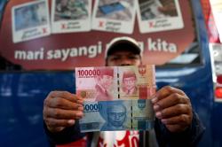 Rupiah Terkapar, Pedagang Elektronik Pangkas Keuntungan