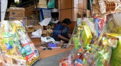 Barang Obral Jelang Akhir Tahun, Awas Ada yang Kedaluwarsa