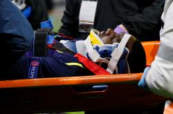 Cedera Leher Cuco Martina Perpanjang Petaka The Toffees