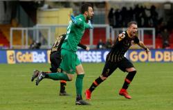 Inilah Kiper-Kiper Italia yang Mampu Cetak Gol