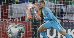 Perebutkan Posisi Kiper Utama Inggris, Butland: Saya Menikmatinya