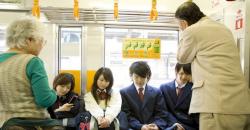 Pria Muda Ditusuk Gara-Gara Kerap Duduk di Bangku Prioritas Kereta