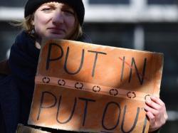 Warga Rusia Mengaku Dipaksa Pilih Vladimir Putin dalam Pilpres