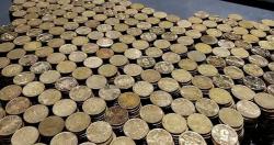 Pria Ini Beli Mobil BMW Seharga Rp827 Juta Pakai Koin