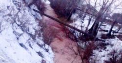 Aneh, Warna Air Sungai Ini Tiba-Tiba Menjadi Merah Darah