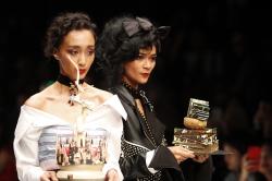 Unik, 3 Desainer Eksplorasi Busana dengan Inspirasi Warna-warni Cake 