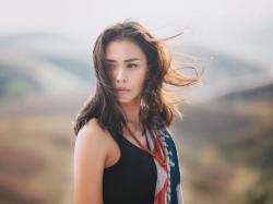 Adinia Wirasti Lebih Memilih Baca Buku Fisik daripada Digital