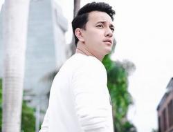 Tradisi Natal, Billy Davidson Suka Bertukar Kado dengan Keluarga