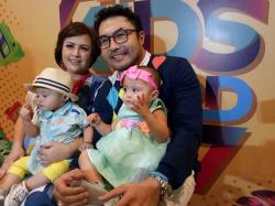 Daddy Kesayangan, Surya Saputra Menang di Mom and Kids Awards 2017
