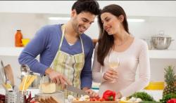 Rayakan Malam Tahun Baru, Begini Trik Lebih Intim dengan Pasangan