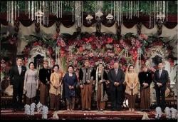 Cantiknya Mantu SBY di Pernikahan Kahiyang dan Bobby