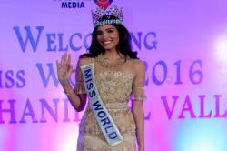 18 November 2017, Stephanie Del Valle Lepas Mahkota Miss World