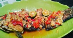 Lezatnya Pecak Ikan Mas, Pencinta Seafood Harus Coba