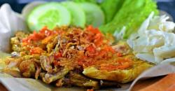 5 Ayam Geprek Super Pedas di Bandung, Cicipi Pilihan Sambalnya