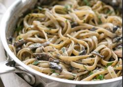 Lezatnya Pasta Saus Jamur, Nikmat Disantap Hangat-Hangat