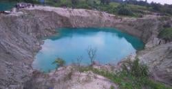 Berbentuk Love, Danau Biru Cisoka Banten Mirip seperti di Papua