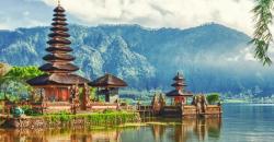 Di Balik Pesona Bali, Turis Tidak Paham Etika Pakaian 