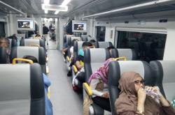 Warga Jakarta Antusias Naik Kereta Bandara, 2 Ribu Tiket Habis Terjual