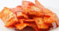 Weekend, Serunya Makan Camilan Keripik Singkong dan Sate Telur