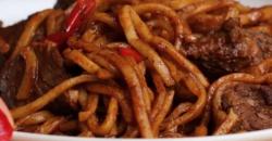 Malas Makan Nasi, Pilih Mi Rasa Bawang Putih atau Daging Pedas