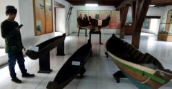 Melihat Koleksi Bersejarah Museum Bahari Sebelum Terbakar
